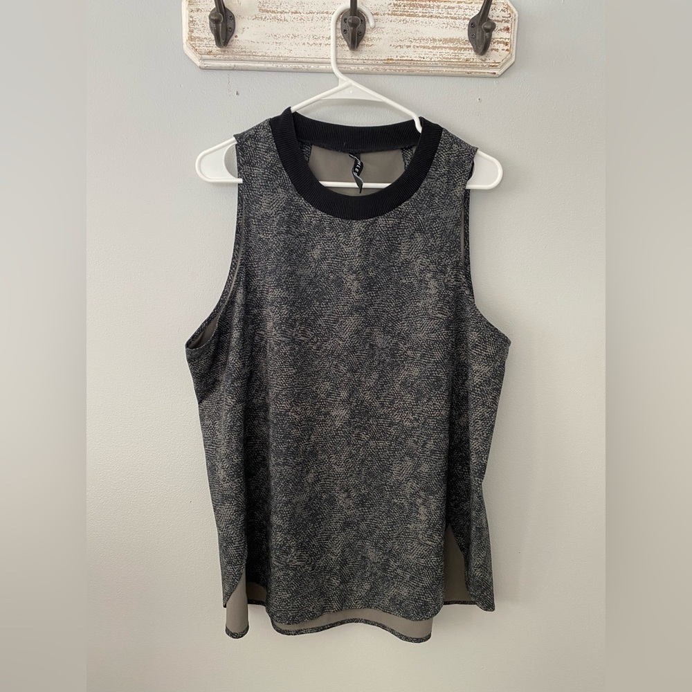 Athleta Black and Gray Muscle Tee
